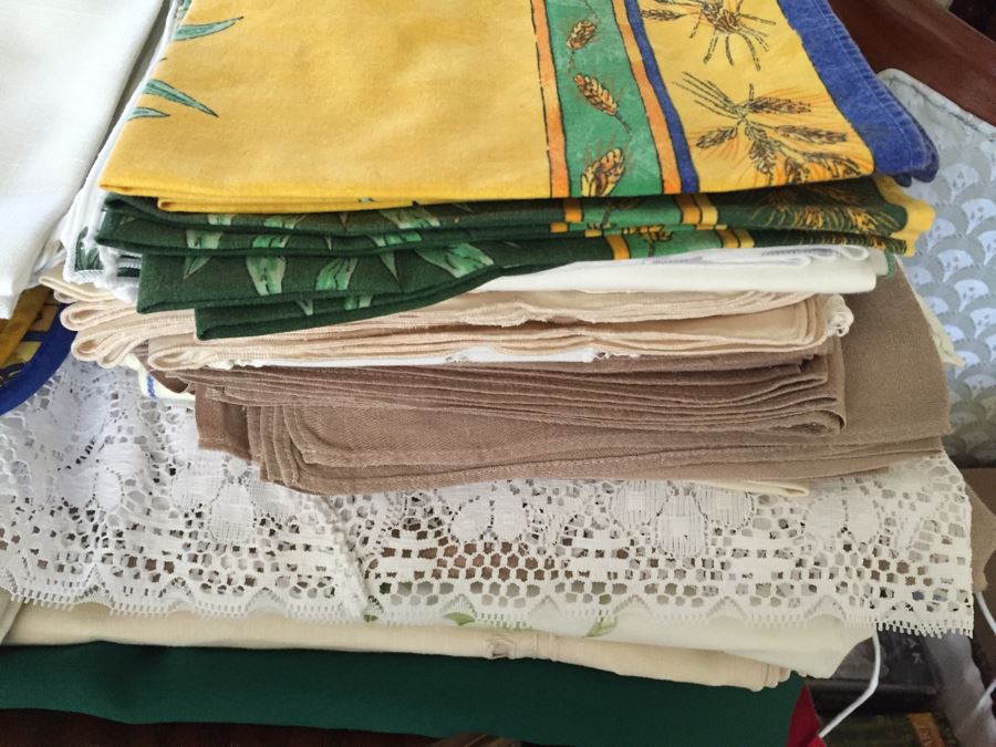 Large Linen Lot With Placemats, Trivets, Beveled Glass Mirrors And S&P Shakers [Photo 7]