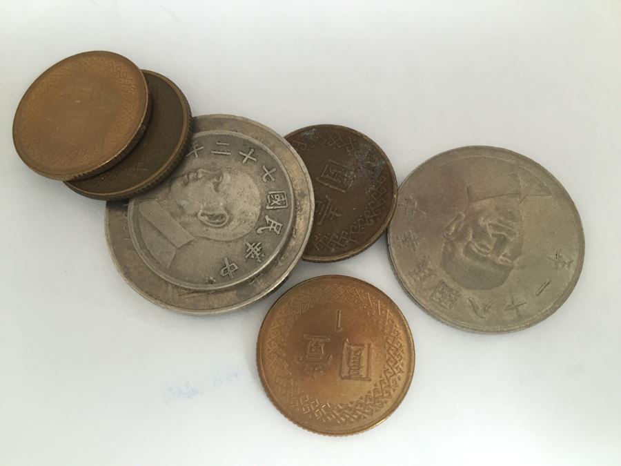 Huge Collection Of Internation Paper Money And Coins Organized By Country - Only Showing A Handful Of The Collection Within Shoebox [Photo 63]