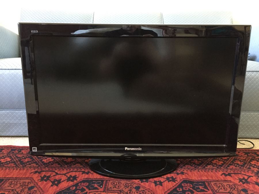 JUST ADDED - Panasonic LCD TV 32' Model No TC-32LX14 [Photo 1]
