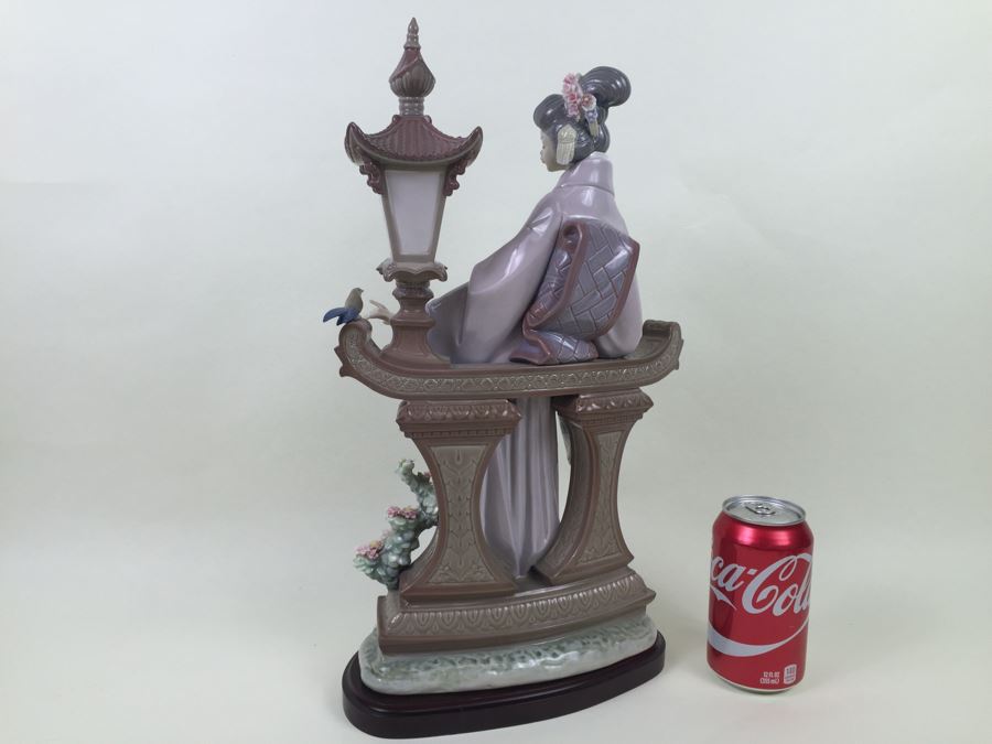 Rare Large Lladro 'Mariko' Japanese Lady With Fan Flowers Lamp Post Estimate $1,250 [Photo 2]