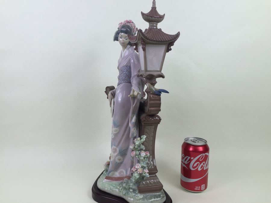 Rare Large Lladro 'Mariko' Japanese Lady With Fan Flowers Lamp Post Estimate $1,250 [Photo 13]