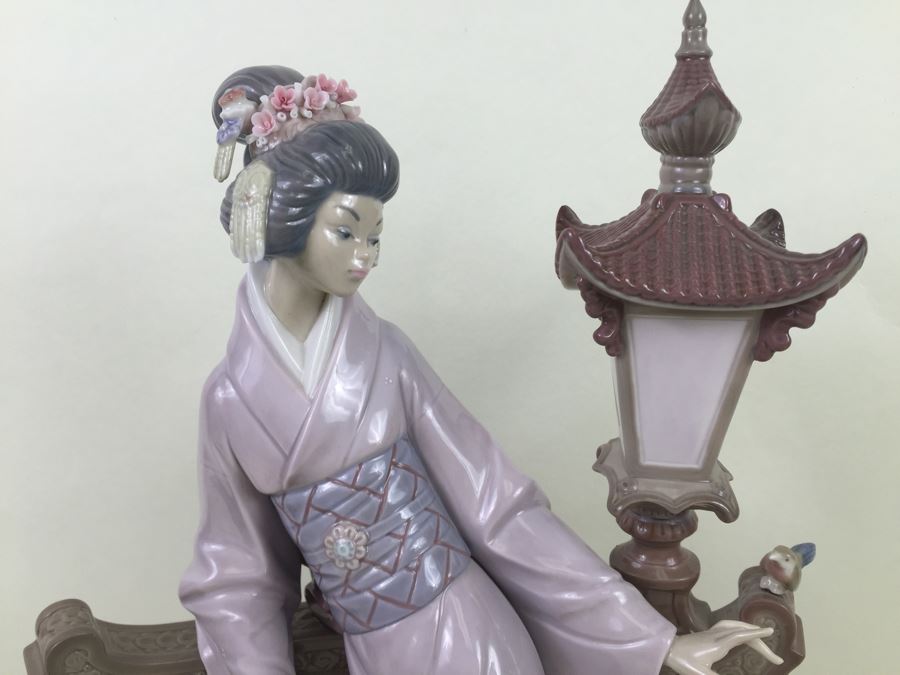 Rare Large Lladro 'Mariko' Japanese Lady With Fan Flowers Lamp Post Estimate $1,250 [Photo 4]