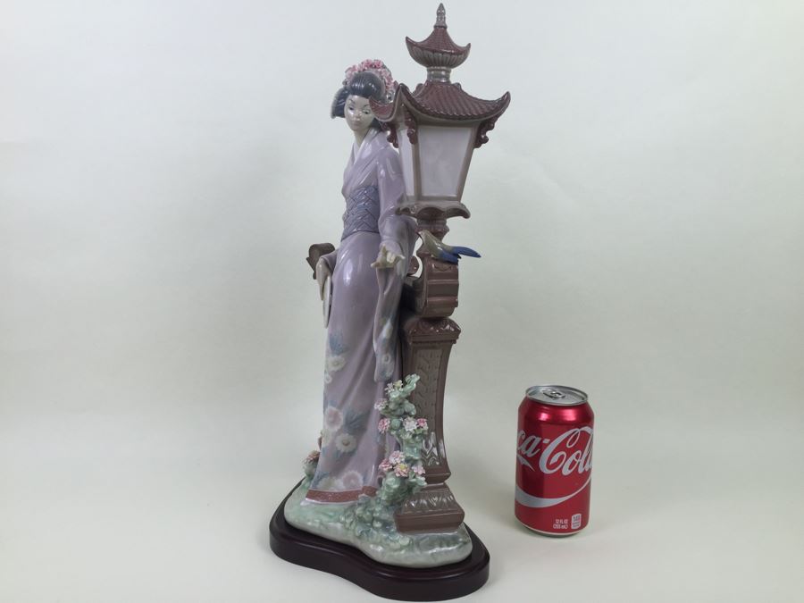Rare Large Lladro 'Mariko' Japanese Lady With Fan Flowers Lamp Post Estimate $1,250 [Photo 12]