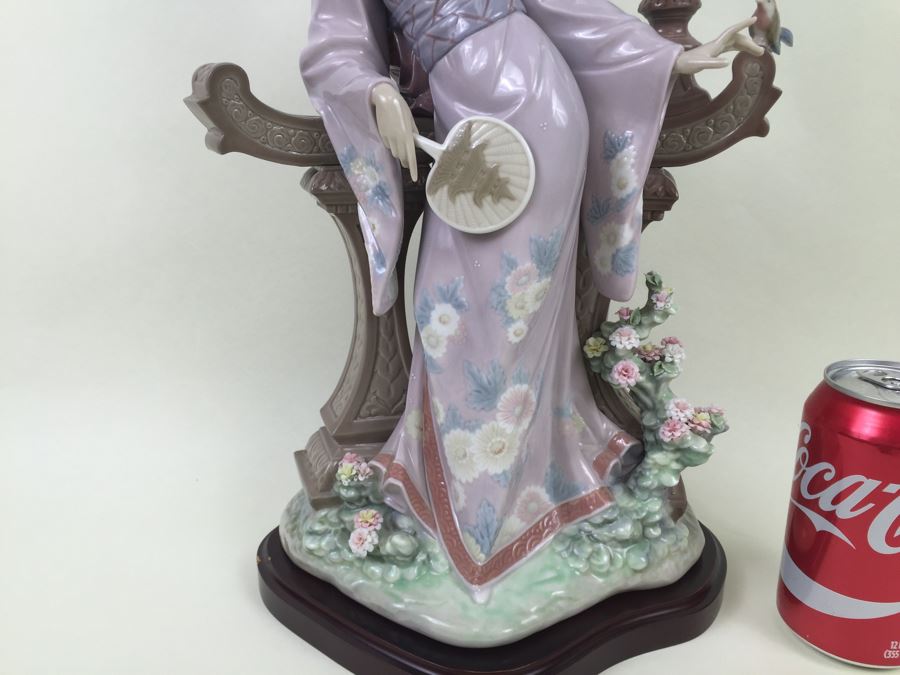 Rare Large Lladro 'Mariko' Japanese Lady With Fan Flowers Lamp Post Estimate $1,250 [Photo 5]