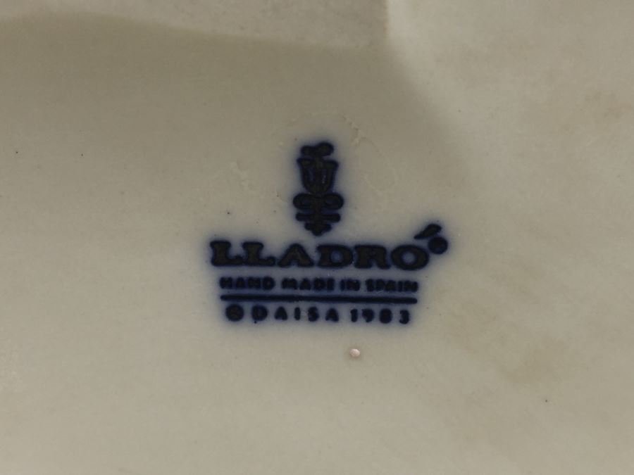 Rare Large Lladro 'Mariko' Japanese Lady With Fan Flowers Lamp Post Estimate $1,250 [Photo 21]