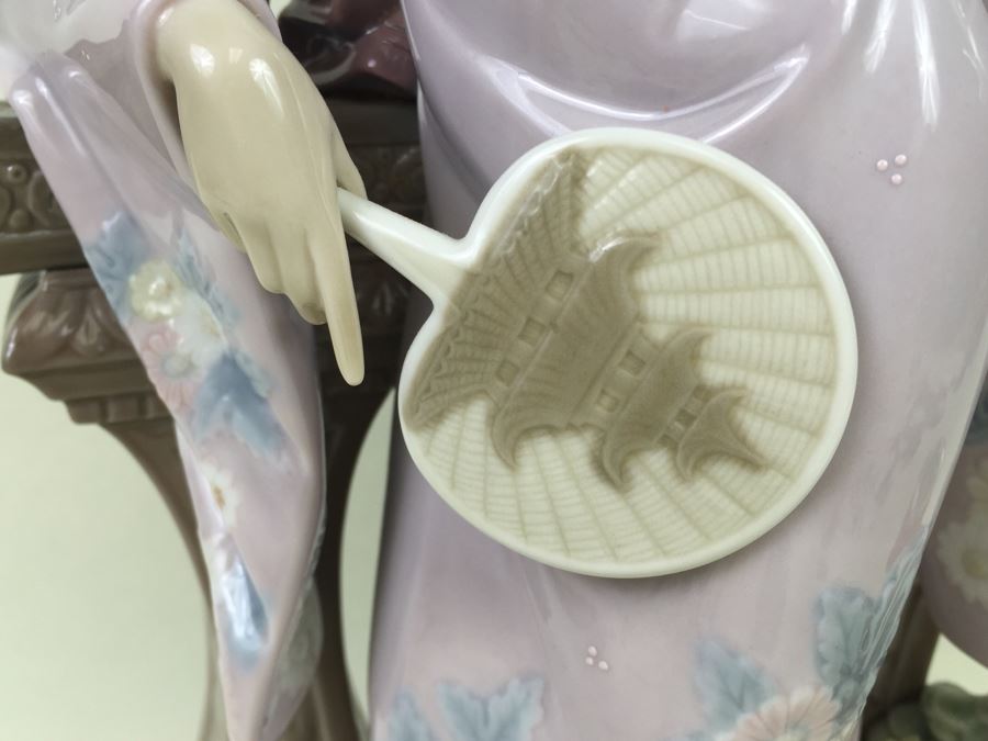 Rare Large Lladro 'Mariko' Japanese Lady With Fan Flowers Lamp Post Estimate $1,250 [Photo 8]