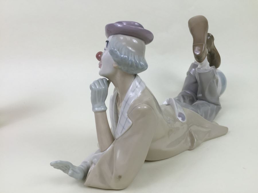 Lladro Figurine 'Clown' Lying Down 4618 Salvador Furio Retails For $570 [Photo 11]