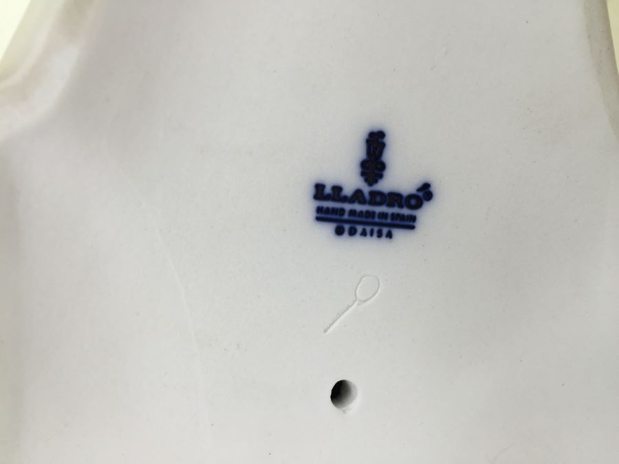 Lladro Figurine 'Clown' Lying Down 4618 Salvador Furio Retails For $570 [Photo 3]