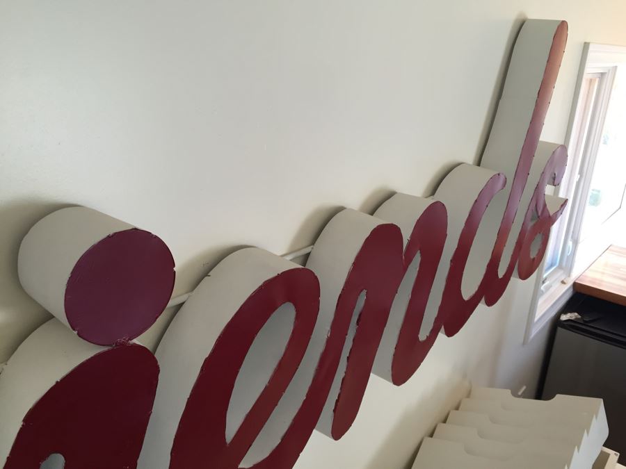 Metal Red And White 'Friends' Sculpture Wall Sign [Photo 12]