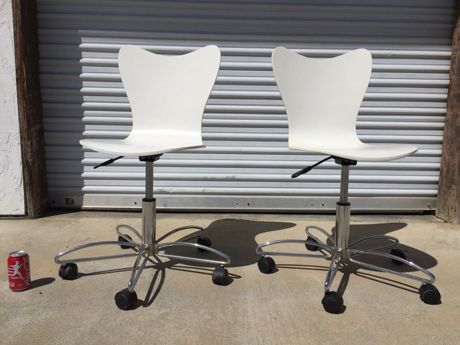Pair Of West Elm Modernist Scoop-Back White Chairs With Chrome Base And Casters [Photo 4]