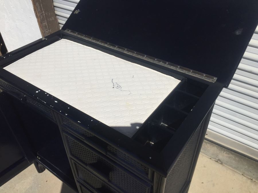 Navy Blue Baby Changing Table [Photo 7]