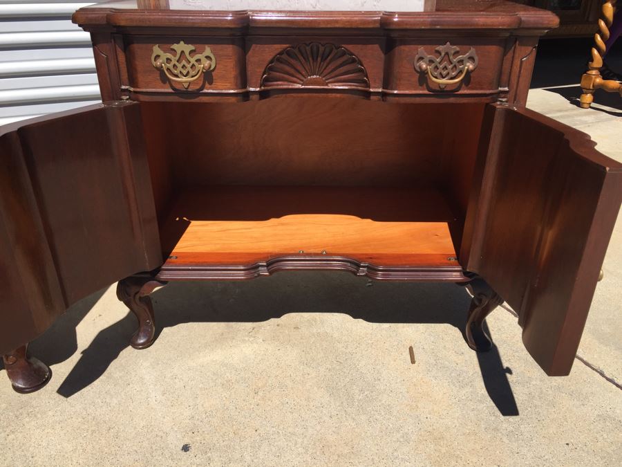 Galerias Chippendale Dresser and Nightstand Solid Wood Very Heavy [Photo 14]