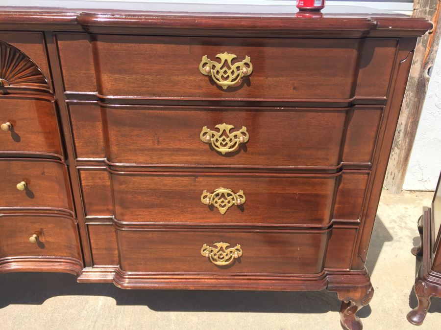 Galerias Chippendale Dresser and Nightstand Solid Wood Very Heavy [Photo 7]