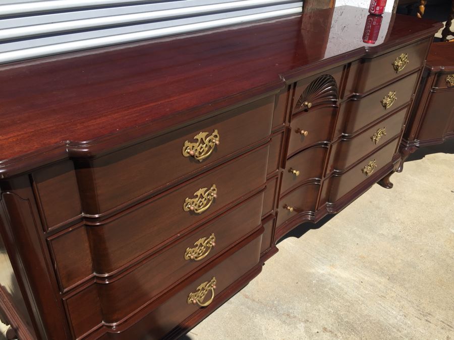 Galerias Chippendale Dresser and Nightstand Solid Wood Very Heavy [Photo 16]