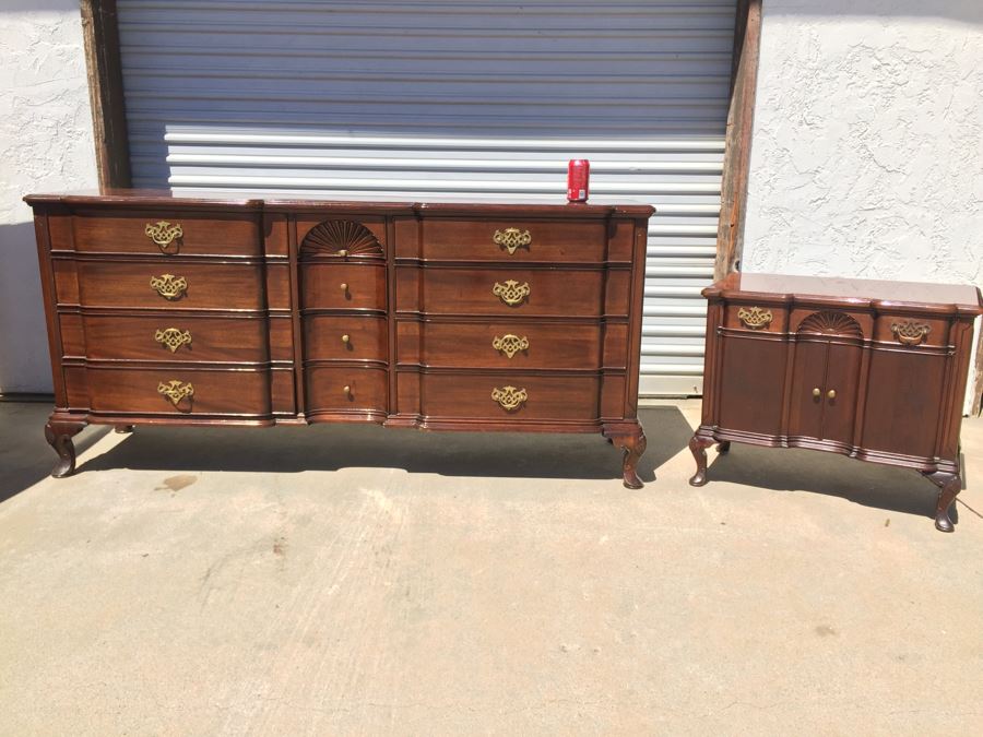 Galerias Chippendale Dresser and Nightstand Solid Wood Very Heavy [Photo 1]