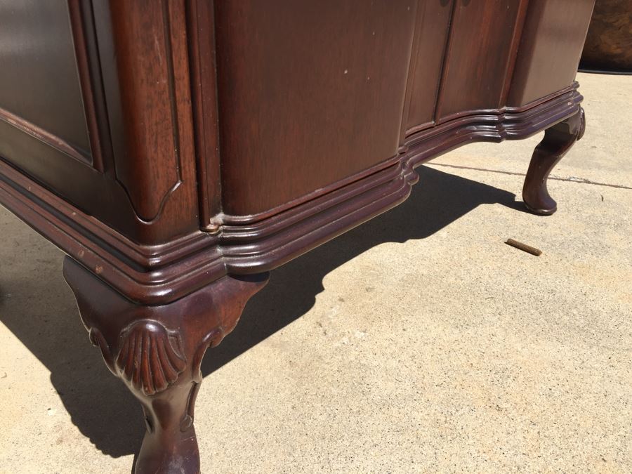 Galerias Chippendale Dresser and Nightstand Solid Wood Very Heavy [Photo 18]