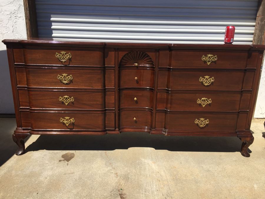 Galerias Chippendale Dresser and Nightstand Solid Wood Very Heavy [Photo 5]