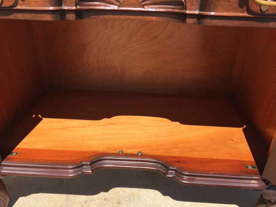 Galerias Chippendale Dresser and Nightstand Solid Wood Very Heavy [Photo 15]