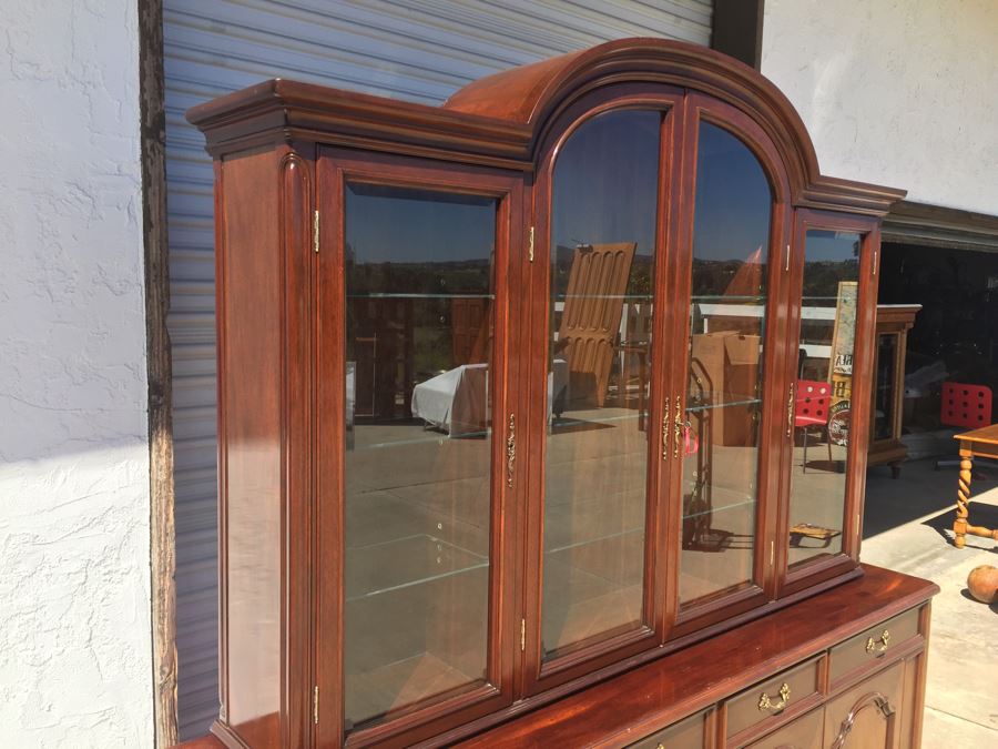 Galerias Chippendale China Cabinet Buffet With Hutch [Photo 7]