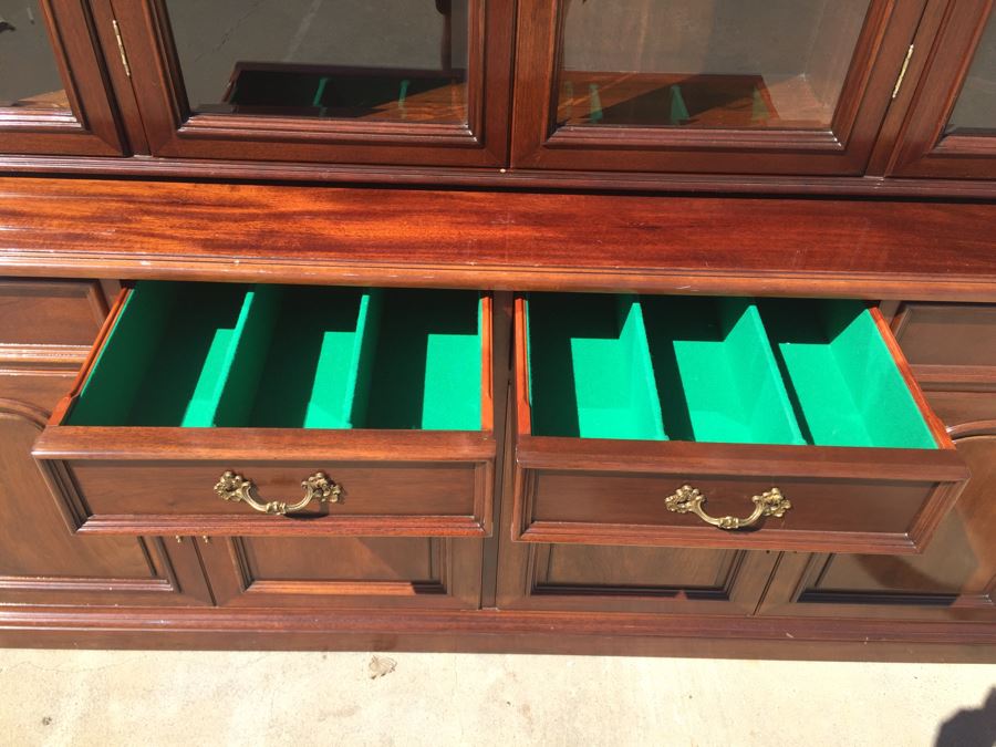 Galerias Chippendale China Cabinet Buffet With Hutch [Photo 2]