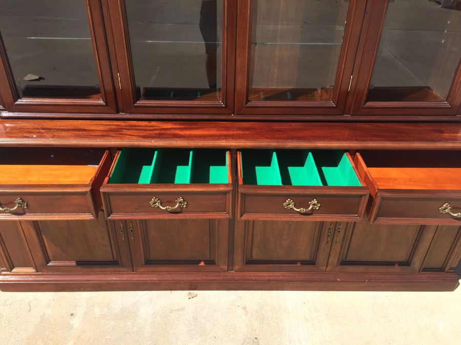 Galerias Chippendale China Cabinet Buffet With Hutch [Photo 12]