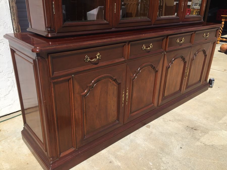 Galerias Chippendale China Cabinet Buffet With Hutch [Photo 6]
