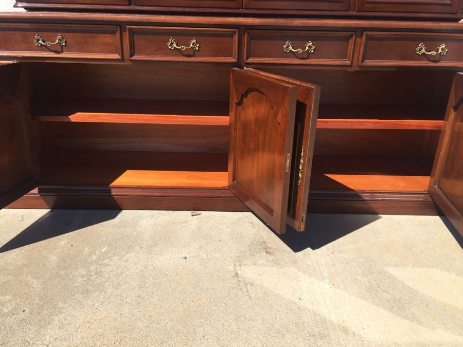 Galerias Chippendale China Cabinet Buffet With Hutch [Photo 13]