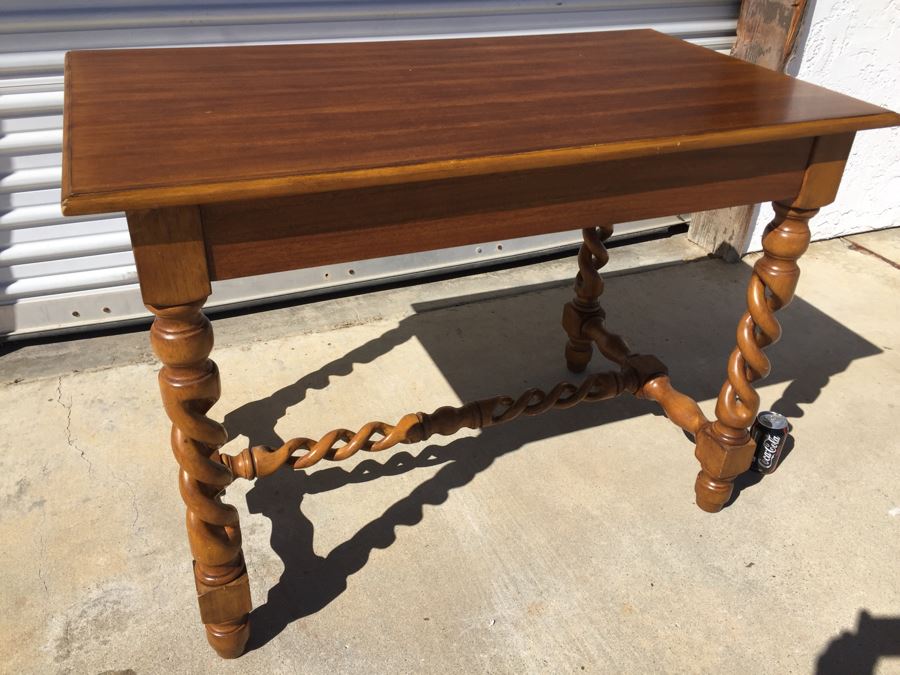 Barley Twist Table [Photo 6]