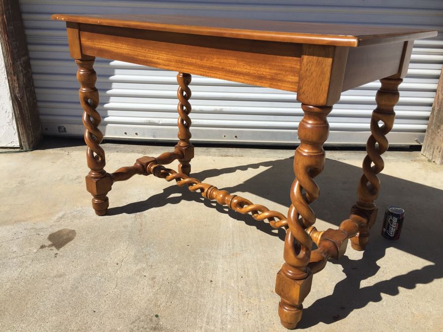 Barley Twist Table [Photo 11]