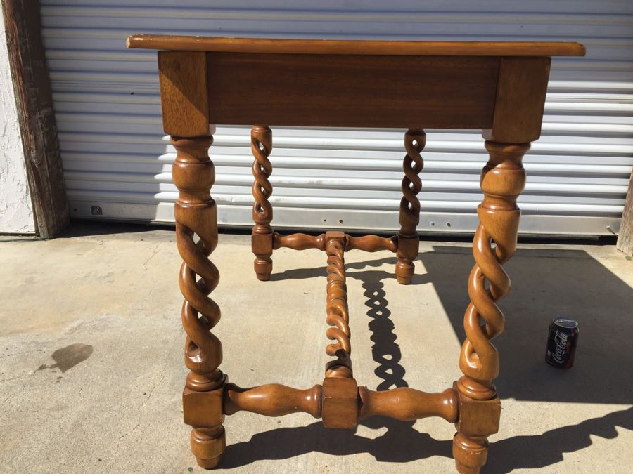 Barley Twist Table [Photo 3]