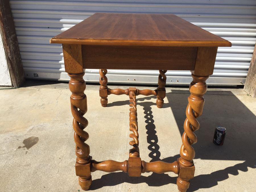 Barley Twist Table [Photo 9]