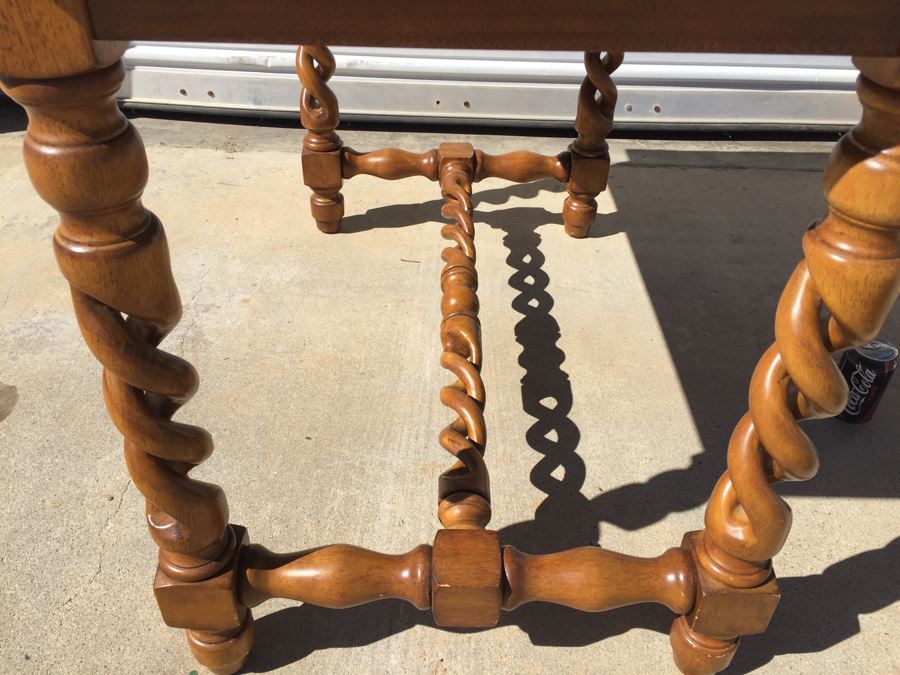 Barley Twist Table [Photo 10]
