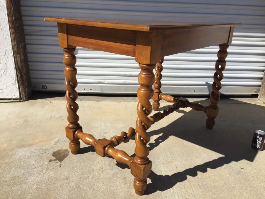 Barley Twist Table [Photo 2]