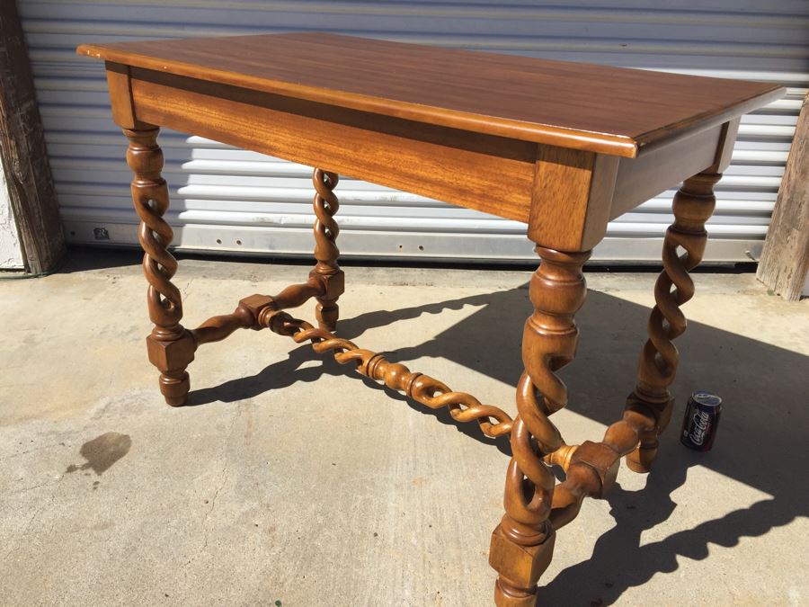 Barley Twist Table [Photo 12]