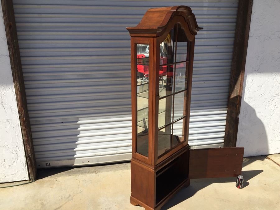 Curio Cabinet With 2 Drawers - Mirrored Back And Glass Shelves [Photo 10]