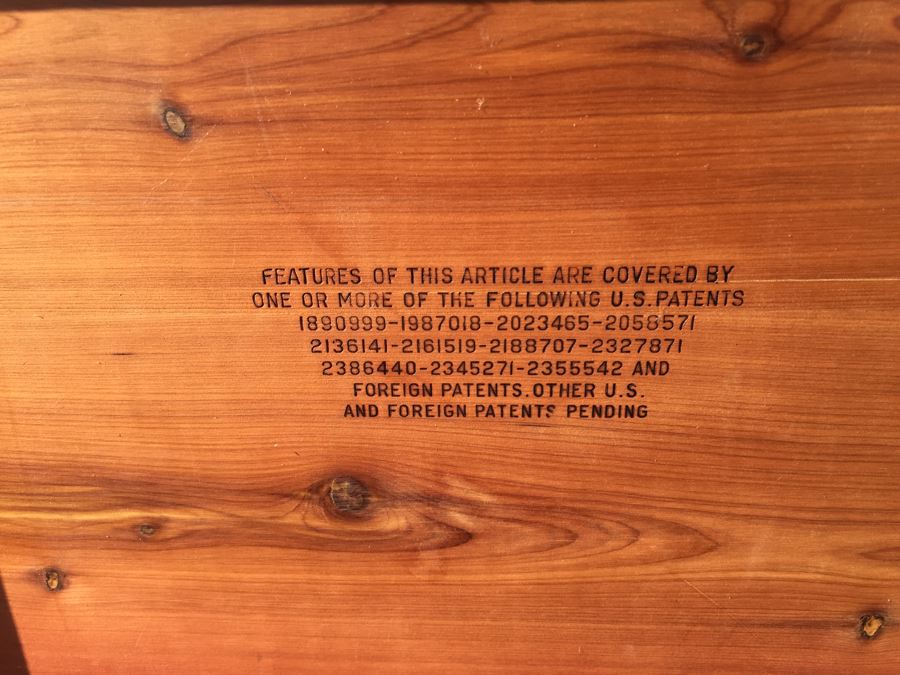 LANE Cedar Chest - Top Has Been Repaired - Great Paint Candidate [Photo 8]