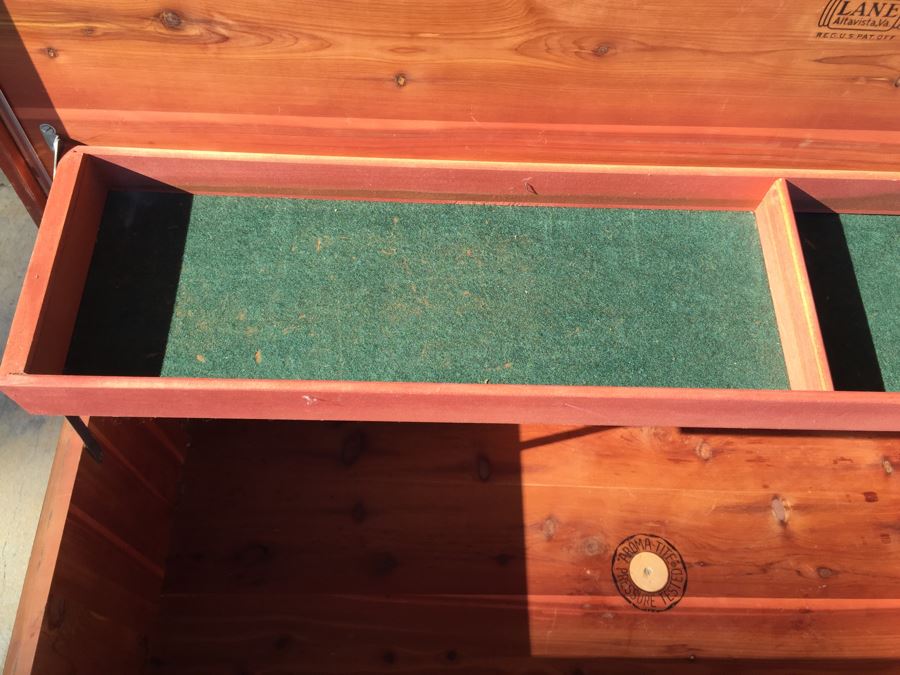 LANE Cedar Chest - Top Has Been Repaired - Great Paint Candidate [Photo 9]