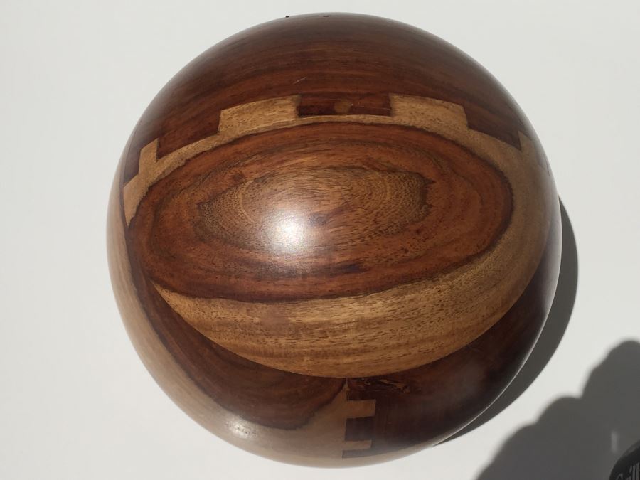 Large Round Wooden Sculpture Ornament [Photo 6]
