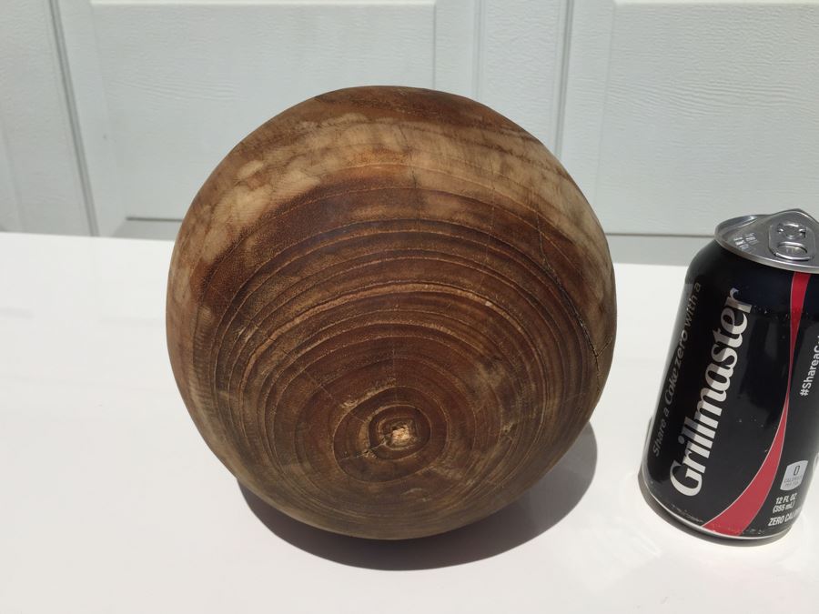 Round Wooden Ornament [Photo 5]