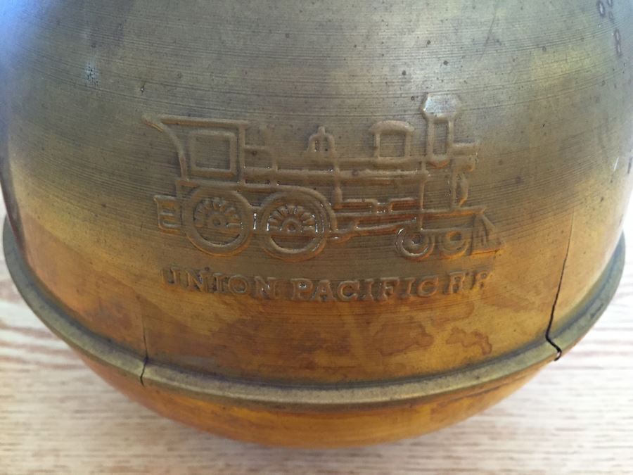 Union Pacific Railroad Brass Spittoon [Photo 4]