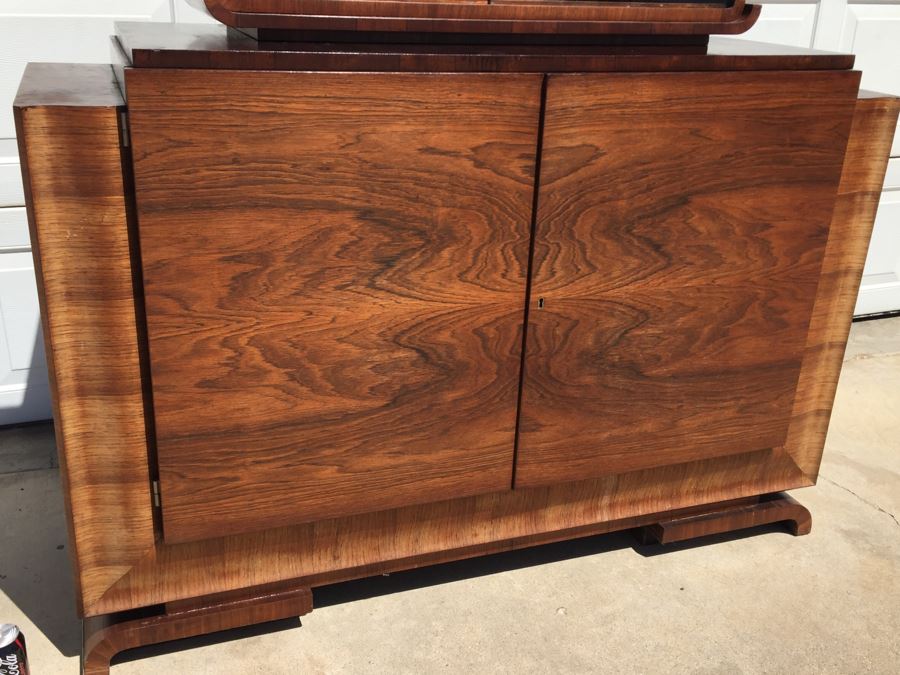 Super Cool Art Deco Hipster Bar - Must See In Person [Photo 2]