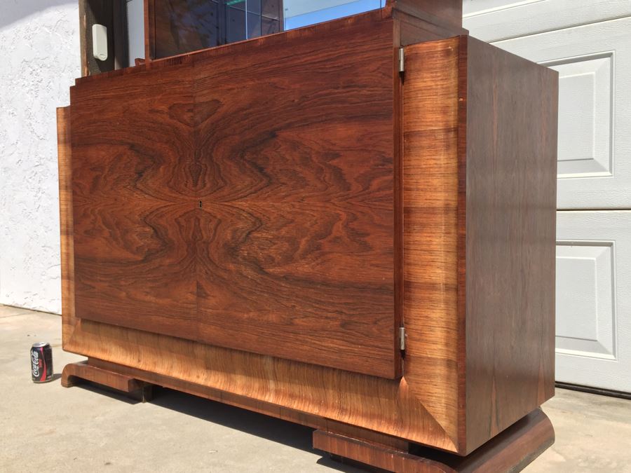 Super Cool Art Deco Hipster Bar - Must See In Person [Photo 16]