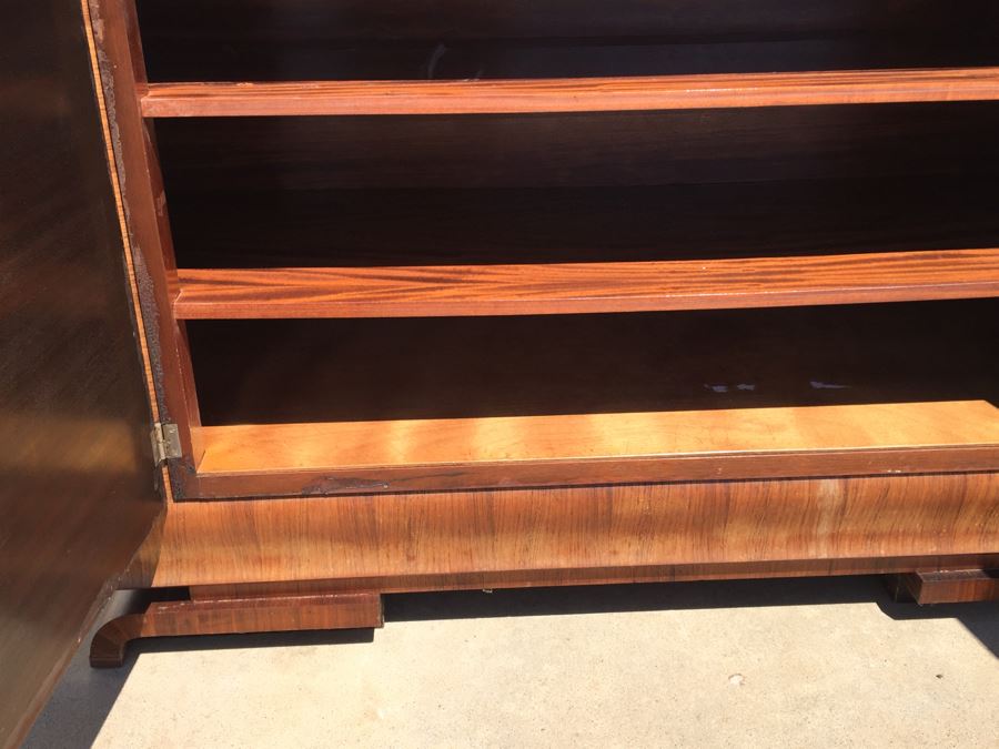 Super Cool Art Deco Hipster Bar - Must See In Person [Photo 10]