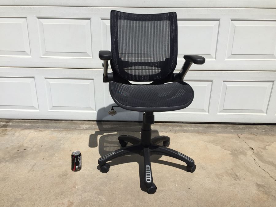 Black Office Chair With Casters [Photo 1]