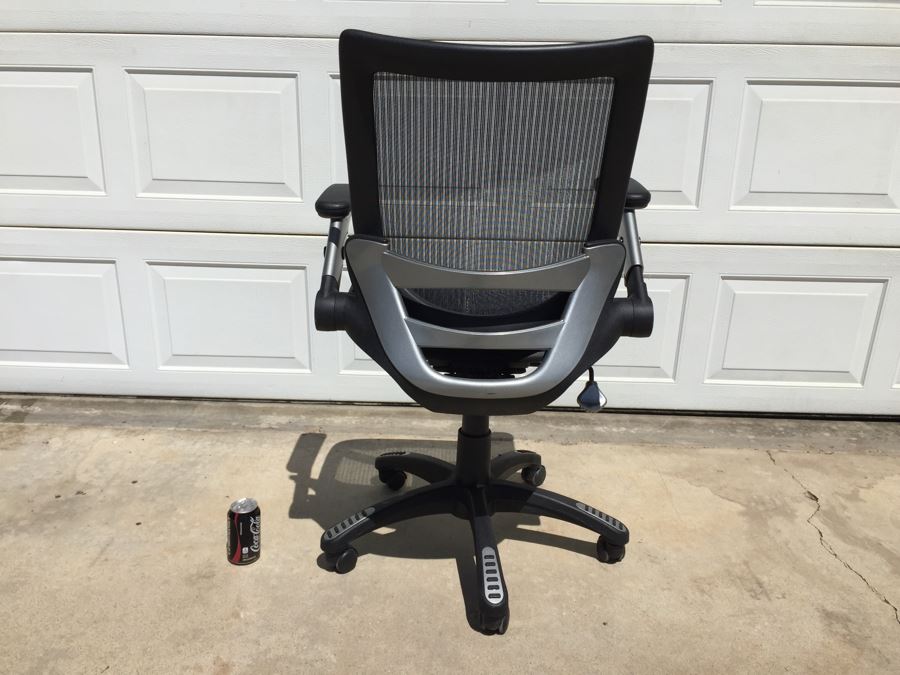 Black Office Chair With Casters [Photo 3]