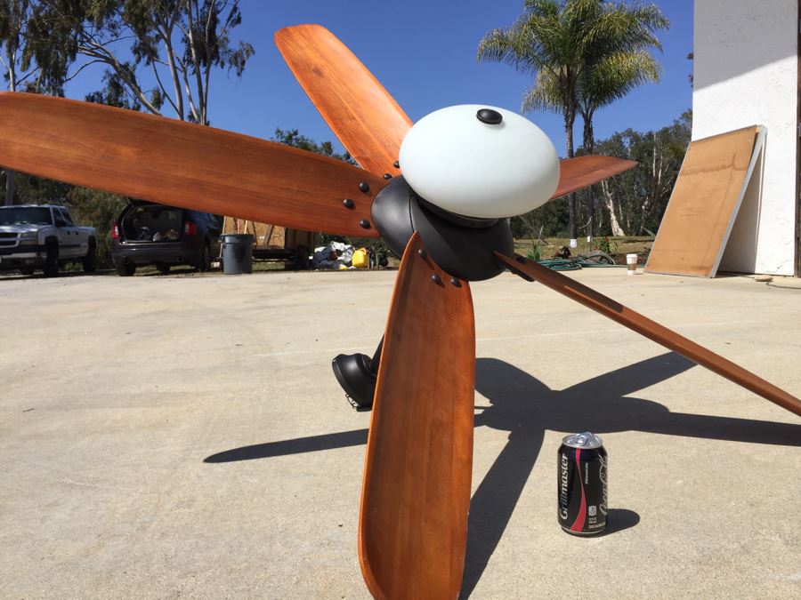 Large Ceiling Fan With Light And Wooden Blades [Photo 6]