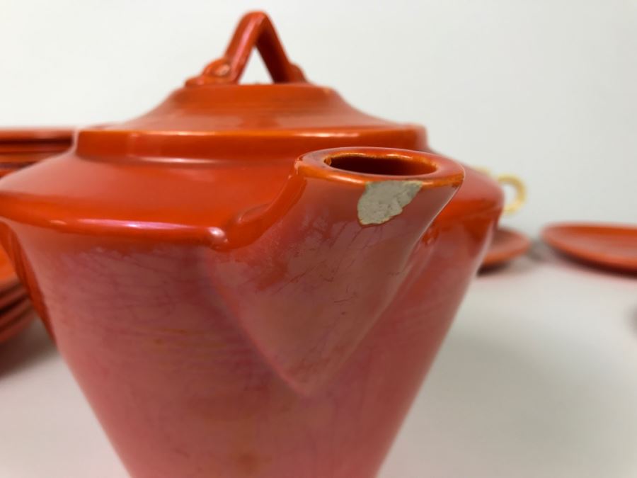 Early Original Fiesta Fiestaware HLO Genuine Cups, Saucers, Cake Plates, Teapot, Creamer And Sugar [Photo 17]