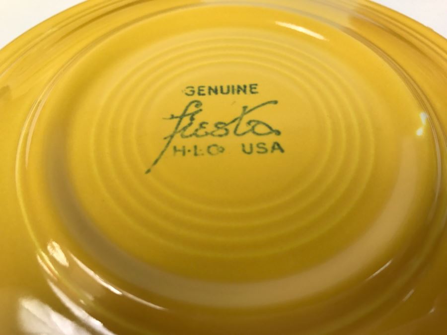 Early Original Fiesta Fiestaware HLO Genuine Cups, Saucers, Cake Plates, Teapot, Creamer And Sugar [Photo 30]