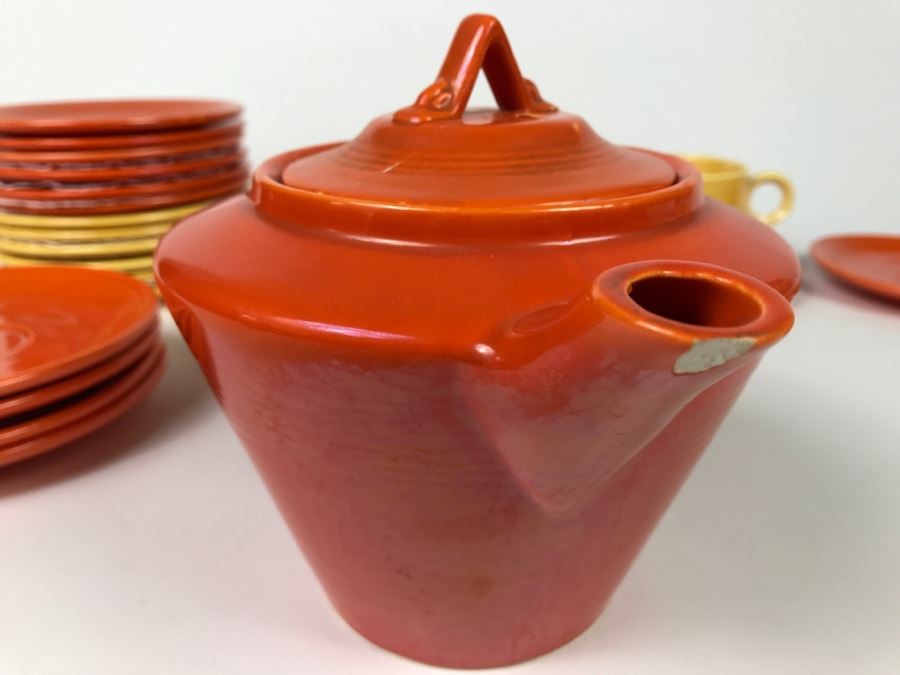 Early Original Fiesta Fiestaware HLO Genuine Cups, Saucers, Cake Plates, Teapot, Creamer And Sugar [Photo 16]