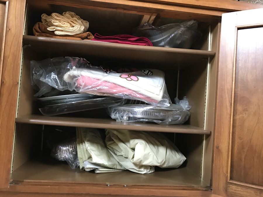 Nice Vintage Hollywood Regency Sideboard Credenza With Marble Top [Photo 10]